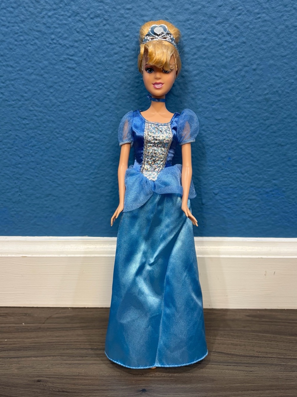 Vintage 2005 Disney Princess Cinderella Doll Blue Dress Missing Shoes